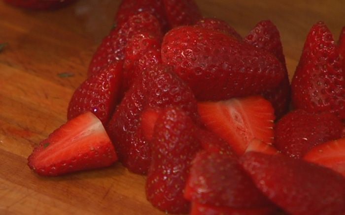 Миндальный торт с клубникой 