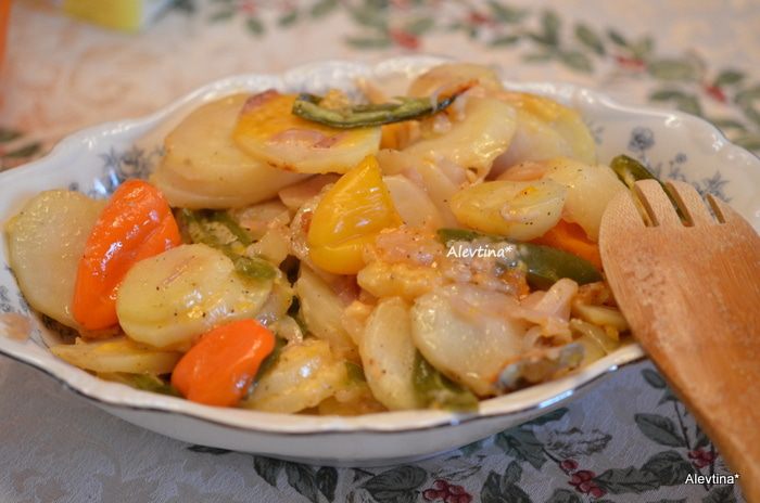 Картофель с перцами в фольге