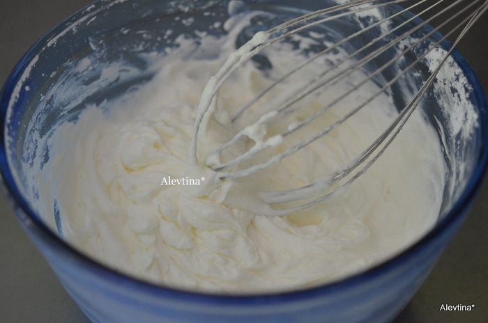 Рулет шоколадный с арахисовой пастой