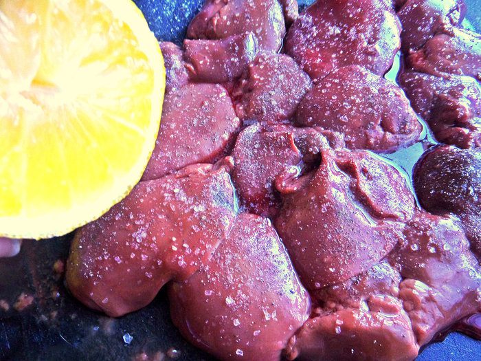 Шашлык из печенки с луком и фенхелем