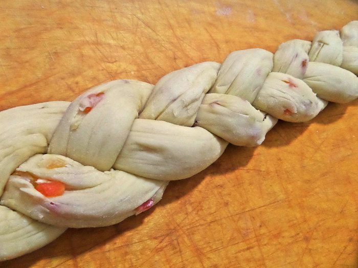 Пасхальная коса с цукатами