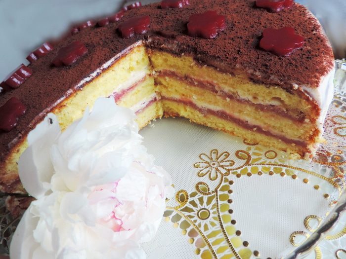 Бисквитный торт со сметанным кремом и малиновым курдом &amp;quot;Восторг&amp;quot;