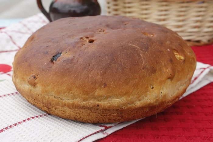 Булка с грецкими орехами