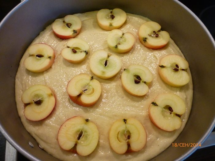 Пирог из дачных яблочек