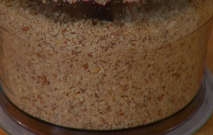 Пахлава со сливами и лавандой