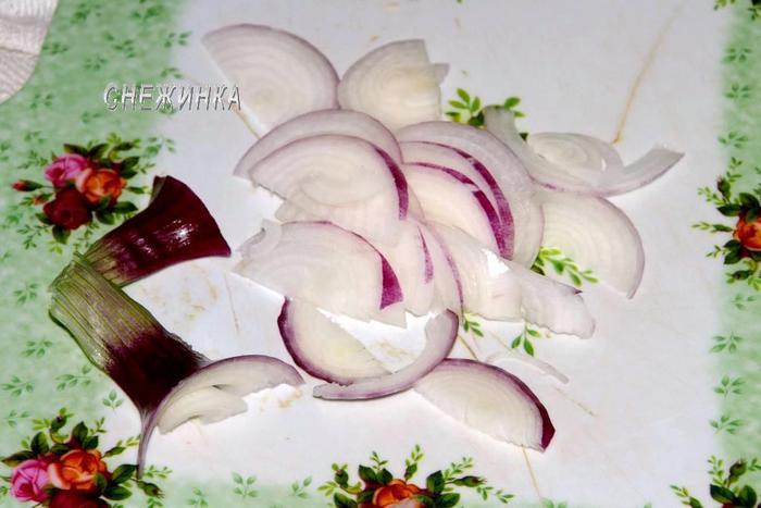 Салат с куриными сердечками и виноградом