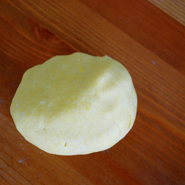 Шоколадно-сливочный тарт с фруктами