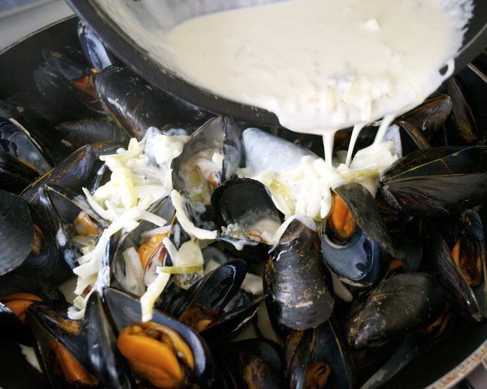 Мидии по-адмиральски (Moules au roquefort)
