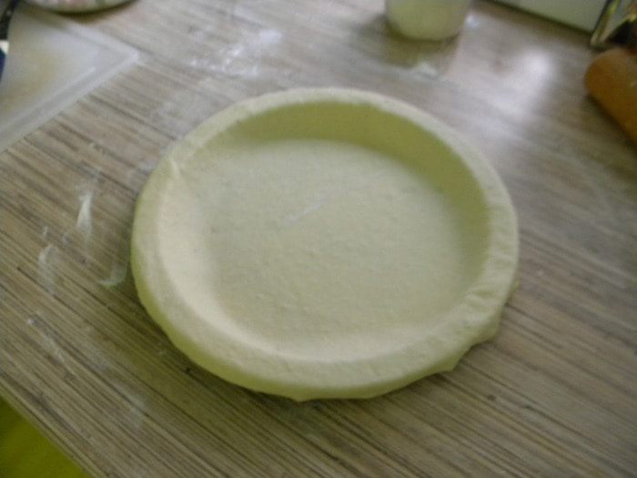 Открытый пирог с сырной шапочкой