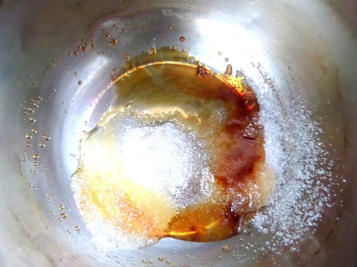 Карамельный кофе под сливочной шапочкой