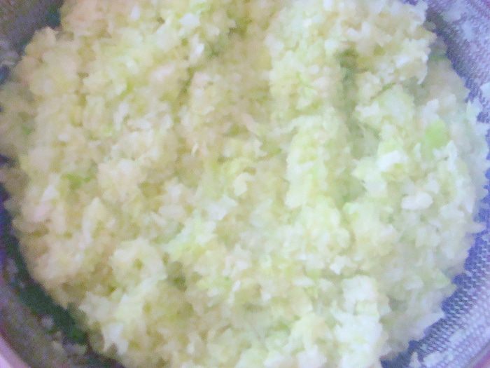 Пирог из цельнозерновой муки с капустой и домашним сыром