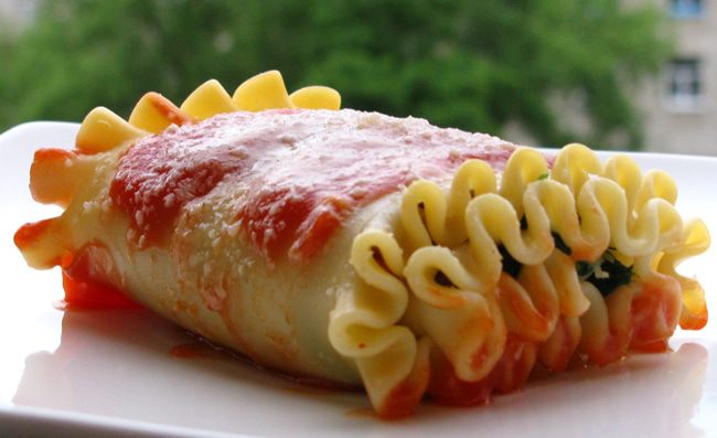 Лазанья в рулетиках