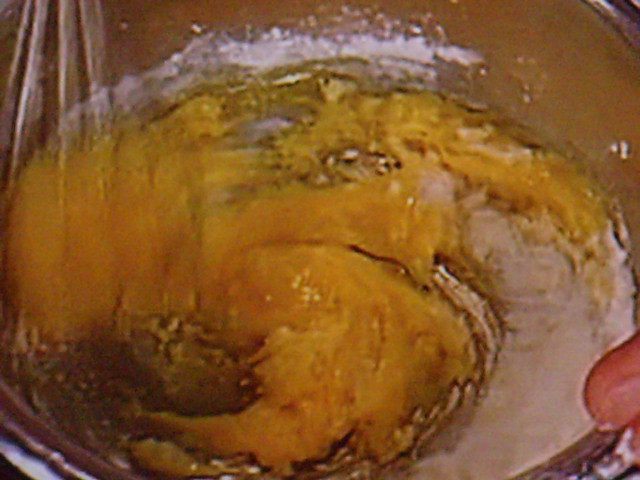 Персиковый парфе с крокантом из миндаля