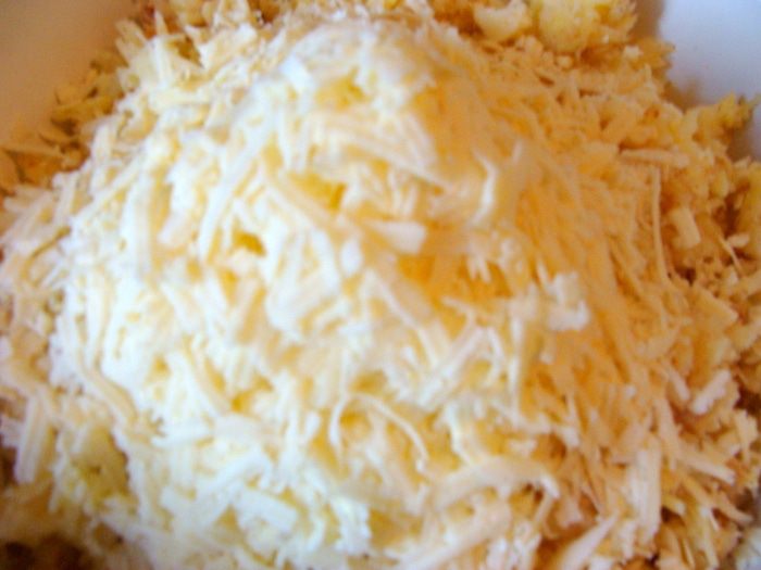 Запеченные картофельные биточки в беконе