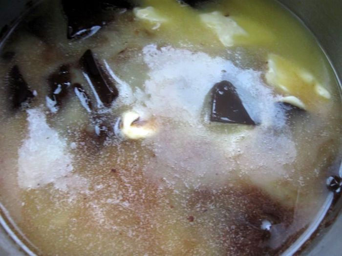 Шоколадный кекс «Любовь дала трещину»