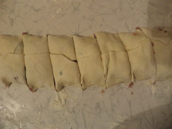 Слоеные пирожки с мясной начинкой