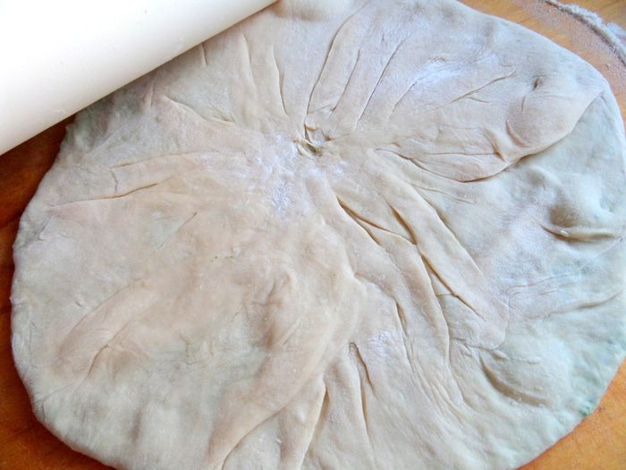 Хачапури со шпинатом и сыром