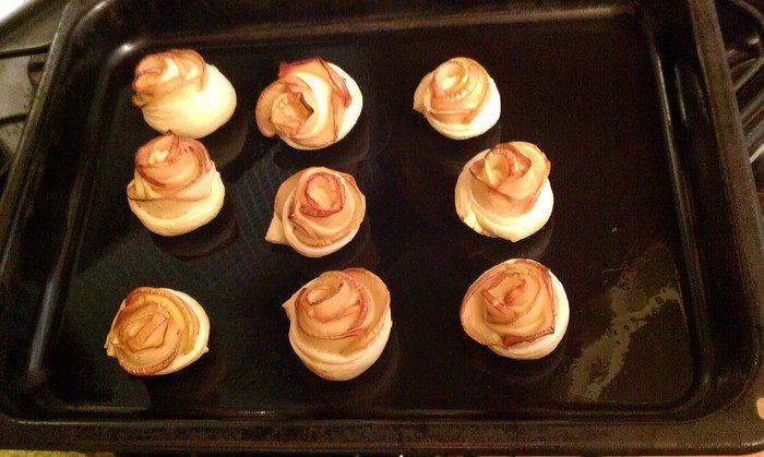 Слойки с яблоками &amp;quot;Розочки&amp;quot;