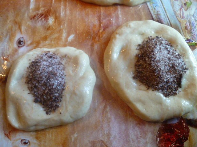 Сладкие булочки на закваске