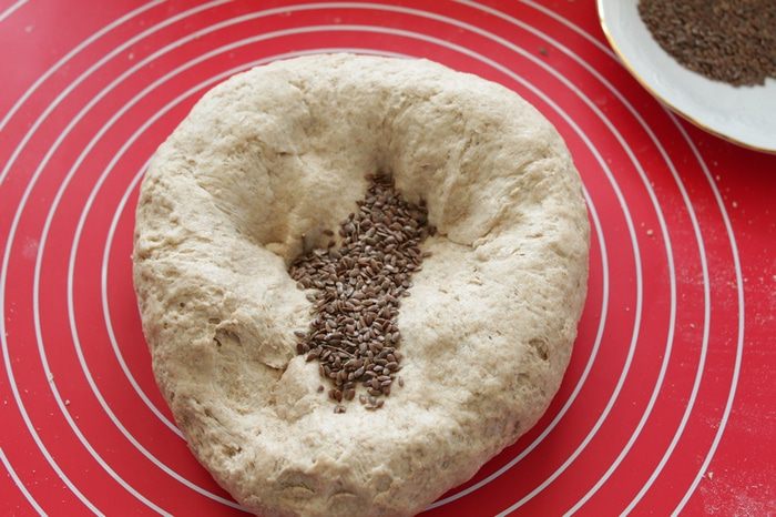 Хлеб с цельнозерновой мукой и семенами льна