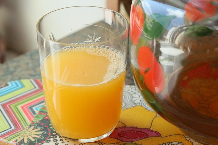 Легкий освежающий лимонад из чайной розы и мяты