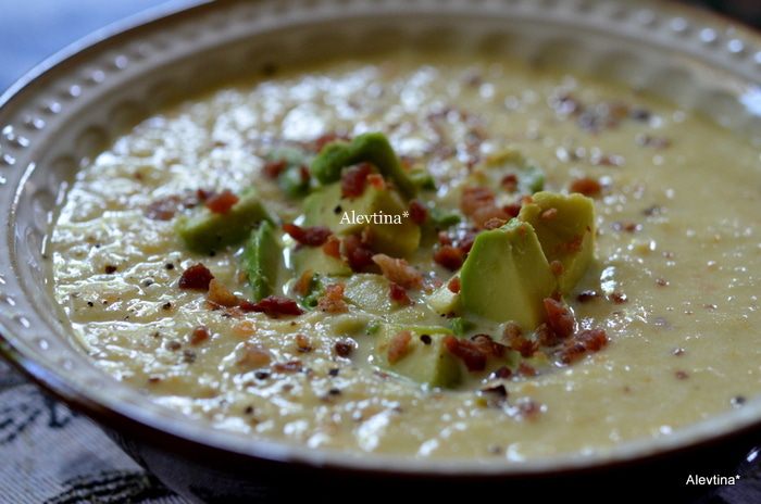 Суп с луком-пореем и авокадо