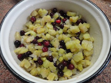 Обсыпной пирог с ревенем