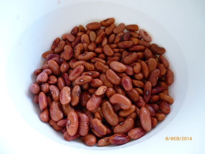 Суп из фасоли и чоризо в деревенском стиле