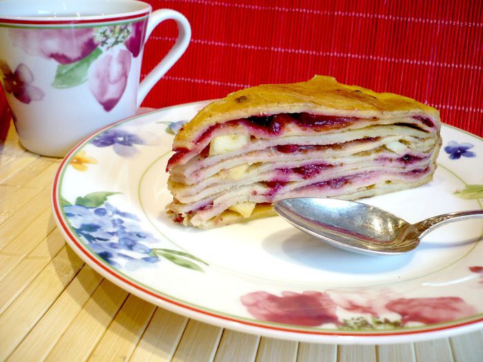 Блинный пирог с брусникой и яблоками &amp;quot;Весенний день горяч и золот&amp;quot;