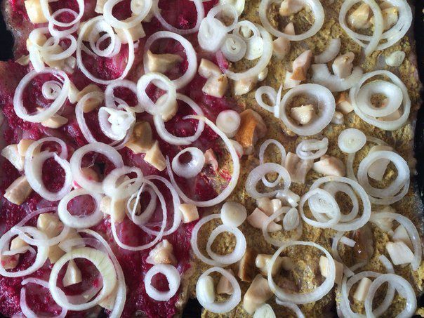 Запеченное куриное филе с грибами и хреном