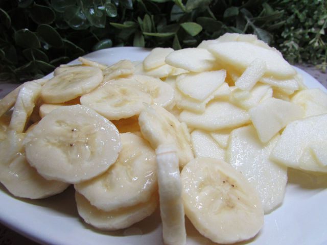 Кубинский фруктовый салат в ледяной чаше