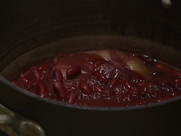 Красная фасоль с колбасками