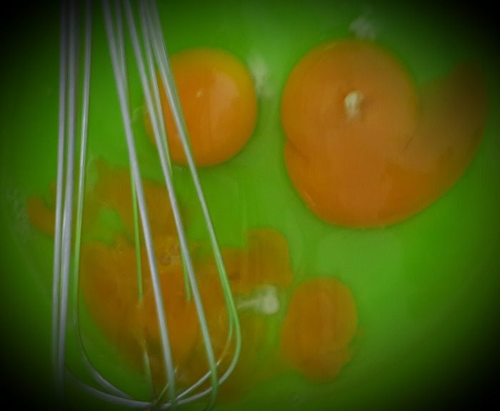 Блинный торт со шпинатом и сыром на завтрак