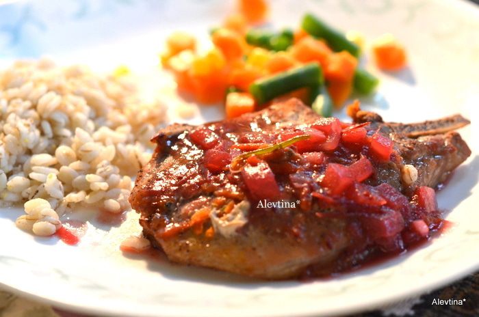 Свиные котлеты с клюквенным соусом