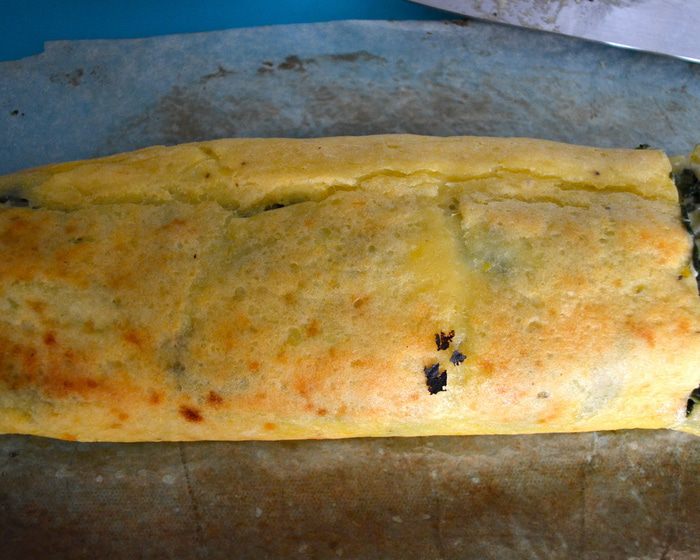 Картофельный рулет со шпинатом