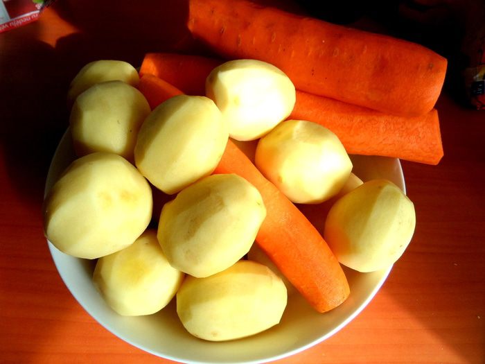 Курица с морковью и картофелем