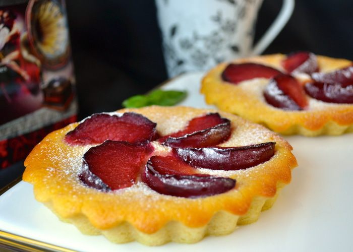 Нежнейшее пирожное со сливами (без муки)