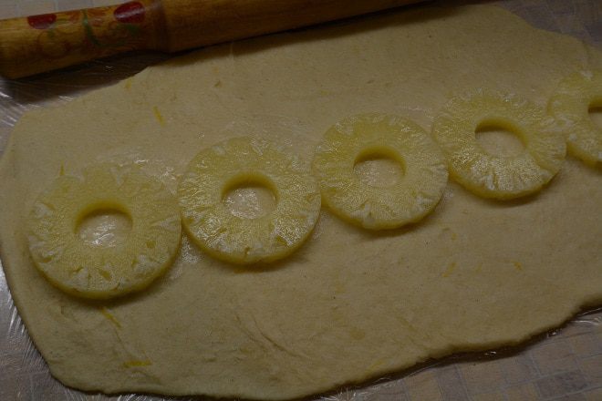 Пирог с ананасами и творогом