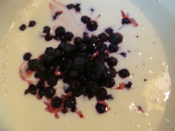 Сметанник с черникой