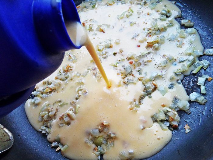 Омлет с фасолью и овощами