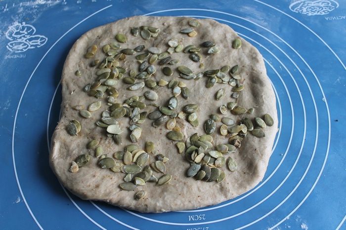 Хлеб с тыквенными семечками