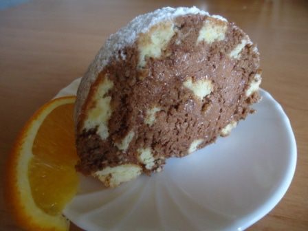 Миндальный рулет с шоколадным муссом