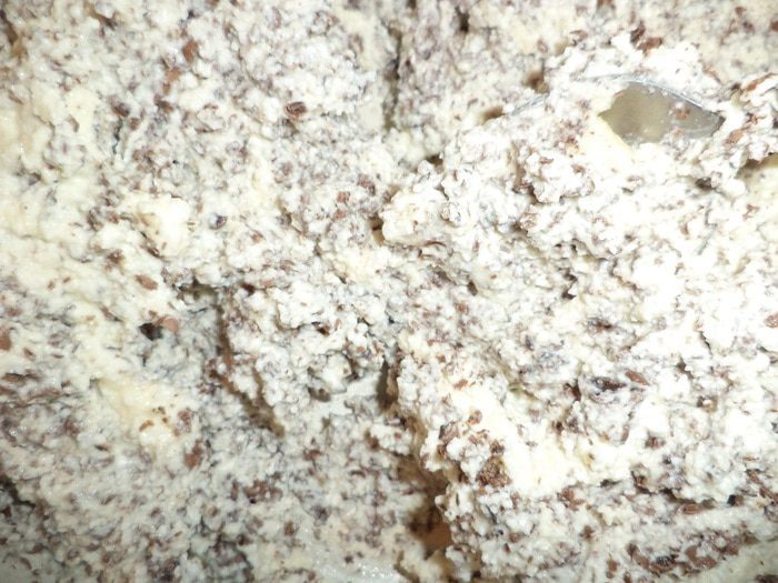 Рулет из бисквитно-тыквенного теста с творожной начинкой