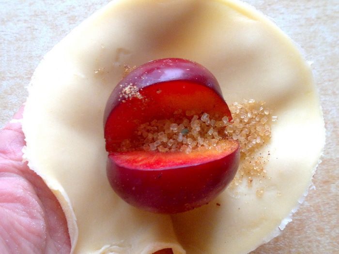 Вареники со сливами