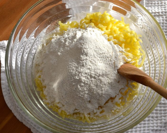 Картофельный рулет со шпинатом