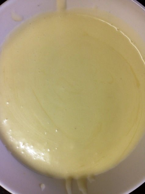 Пряный томатный пирог под нежной глазурью из сливочного сыра