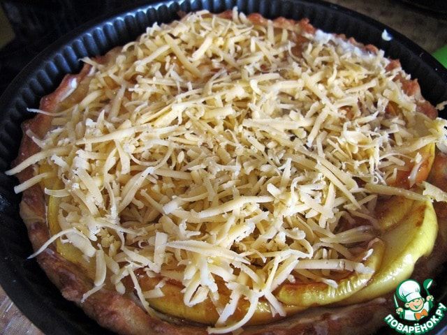Яблочный омлетный пирог