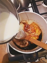 Карамельный кекс с курагой