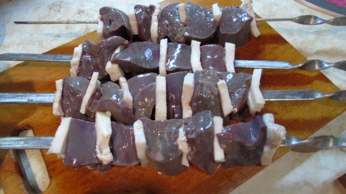 Нежный шашлык из печени