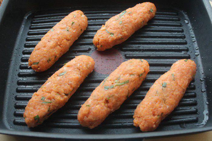 Кебаб из лосося  с тархуном и винным соусом